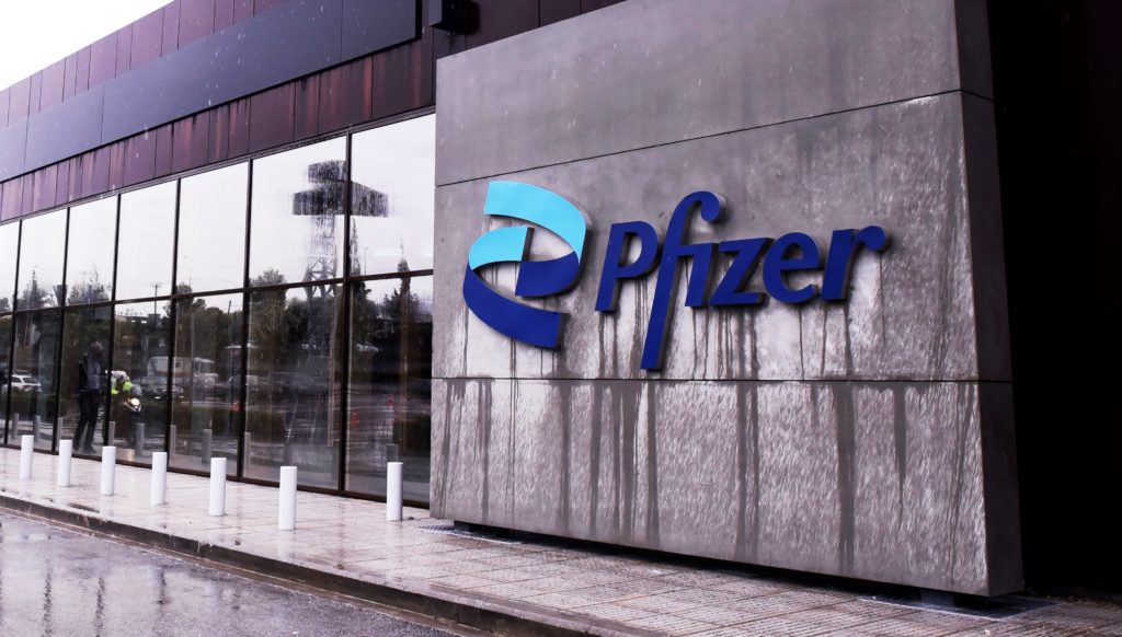 Η Pfizer ολοκλήρωσε επιτυχώς τις δοκιμές για νέο χάπι κατά του κορονοϊού – «Θα αλλάξει το παιχνίδι» λέει ο Μπουρλά