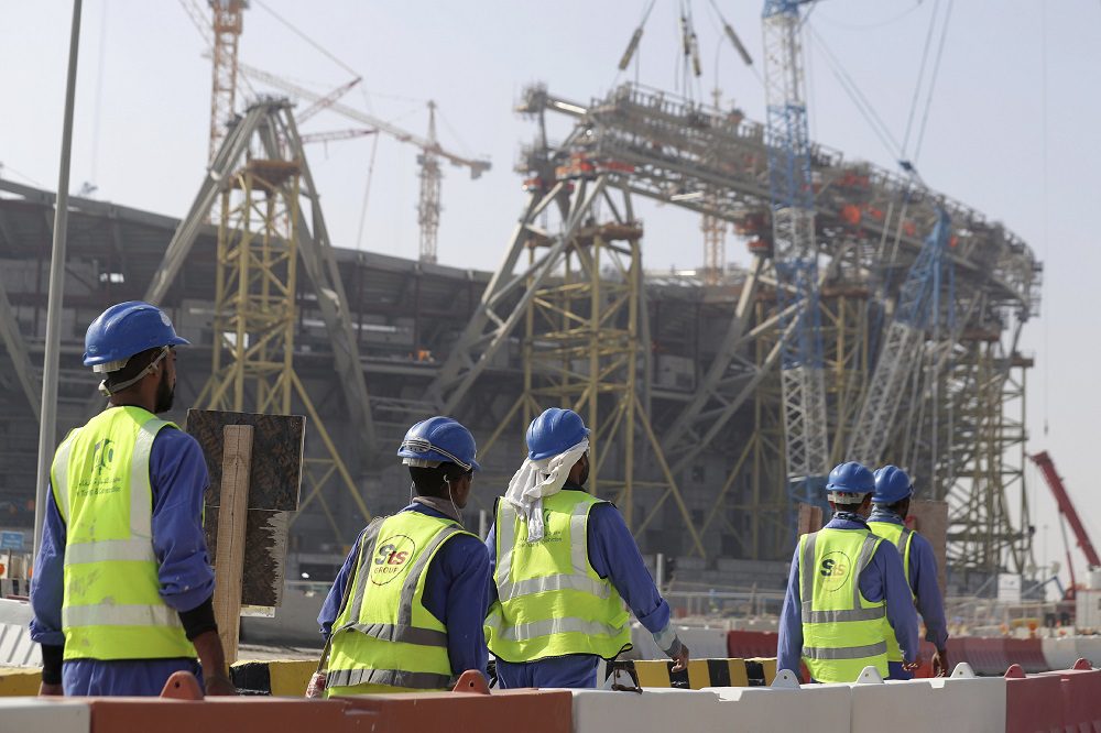 Κατάρ: Διώχνει τους μετανάστες εργάτες χωρίς να τους πληρώσει