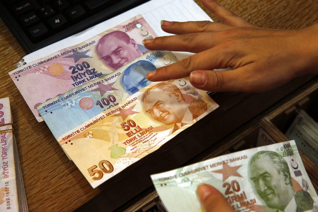 Τουρκία: Νέα βουτιά σχεδόν 9%  της τουρκικής λίρας