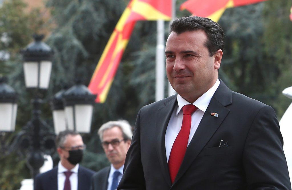 Βόρεια Μακεδονία: Λίγο πριν τη νίκη ο Ζάεφ – Δίχως απαρτία η συνεδρίαση – Στον αέρα η πρόταση μομφής