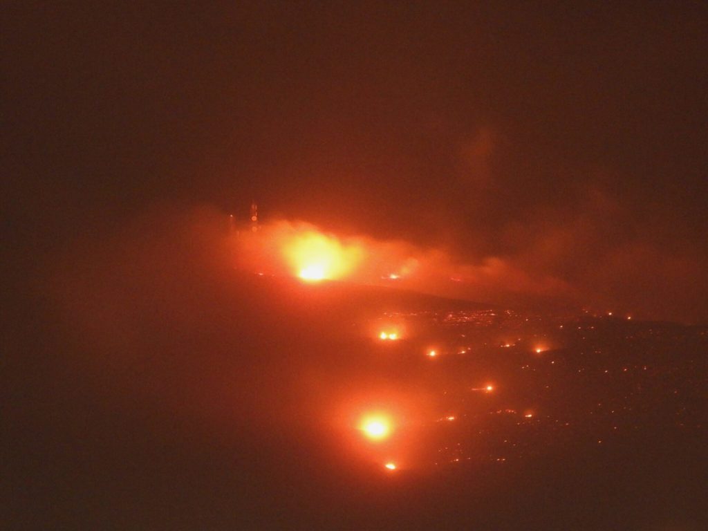 Μεγάλη φωτιά στην Τήνο – εκκενώθηκαν τρεις οικισμοί