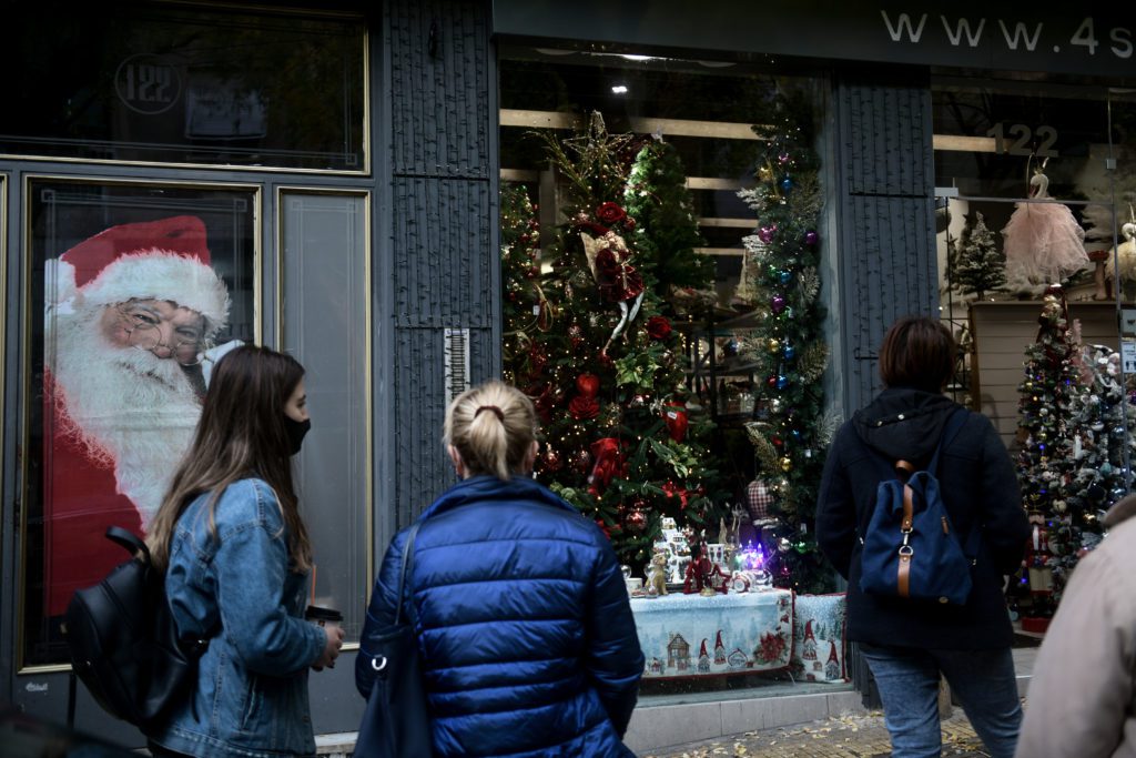 Εορταστικό ωράριο: Τι ώρα κλείνουν παραμονή Χριστουγέννων καταστήματα και σούπερ μάρκετ