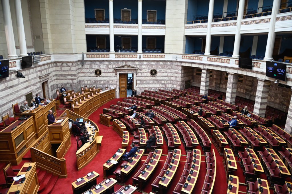 Βουλή: Πέρασε η απολιγνιτοποίηση με τις ψήφους της Νέας Δημοκρατίας