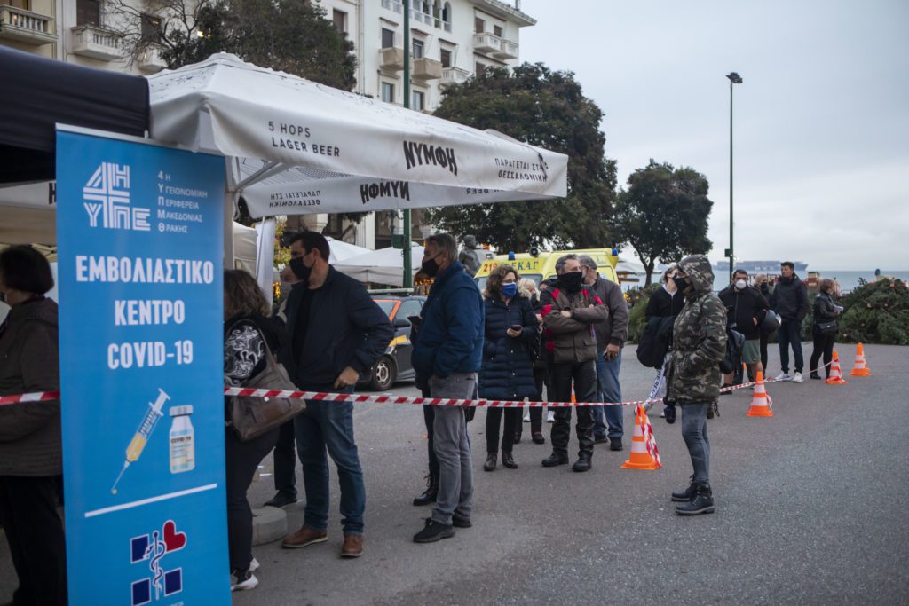 Παγώνη: Αναμνηστική δόση εμβολίου κάθε 9 με 12 μήνες