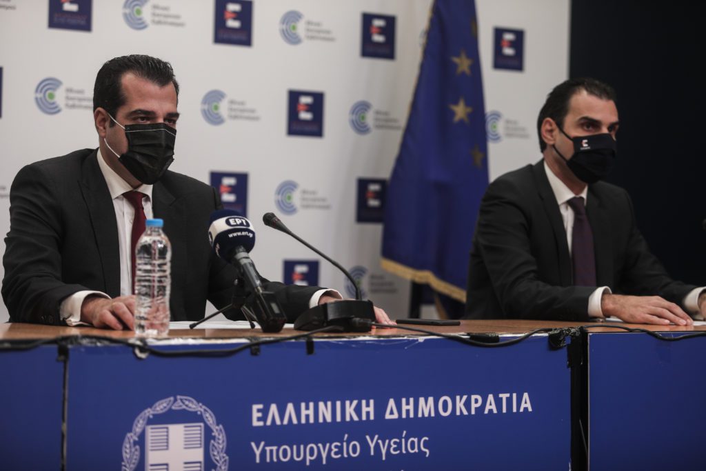 Πλεύρης: Μόνο εμβολιασμένοι, νοσήσαντες και παιδιά με self test στα χριστουγεννιάτικα πάρκα – Δωρεάν self test για όλους