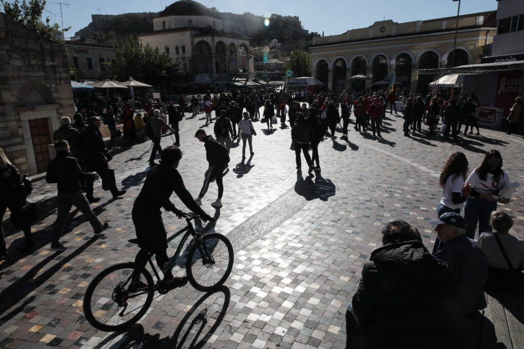 Ασταμάτητος ο εφιάλτης της πανδημίας: 81 νεκροί, 5.899 κρούσματα κορονοϊού, 709 διασωληνωμένοι