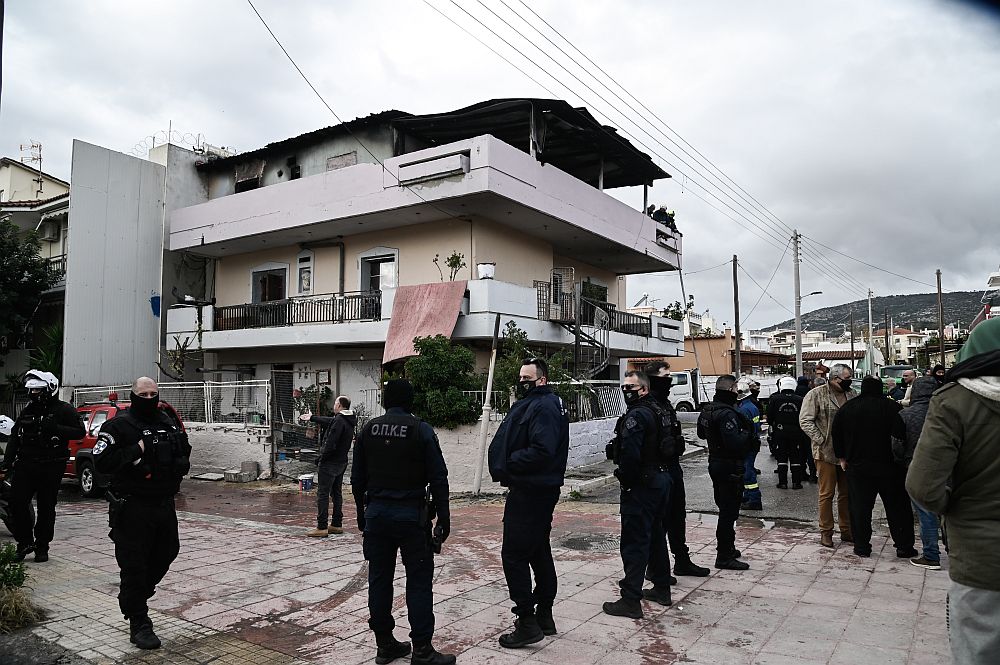 Καματερό: Νεκρά δύο παιδιά πολύτεκνης οικογένειας από φωτιά – Πληροφορίες ότι η πυρκαγιά ξεκίνησε από σόμπα (Photos)