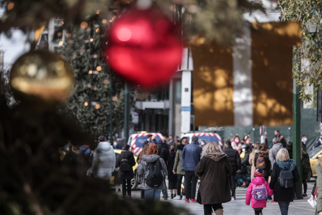 Οι ειδικοί προβλέπουν νέα άνοδο των κρουσμάτων – Ακόμα για 100.000 κρούσματα προειδοποιεί ο Γώγος