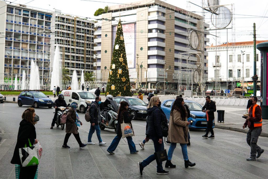 Παραμονή Πρωτοχρονιάς με σοκαριστικά νούμερα: 40.560 νέα κρούσματα κορονοϊού – 76 νεκροί – 627 διασωληνωμένοι