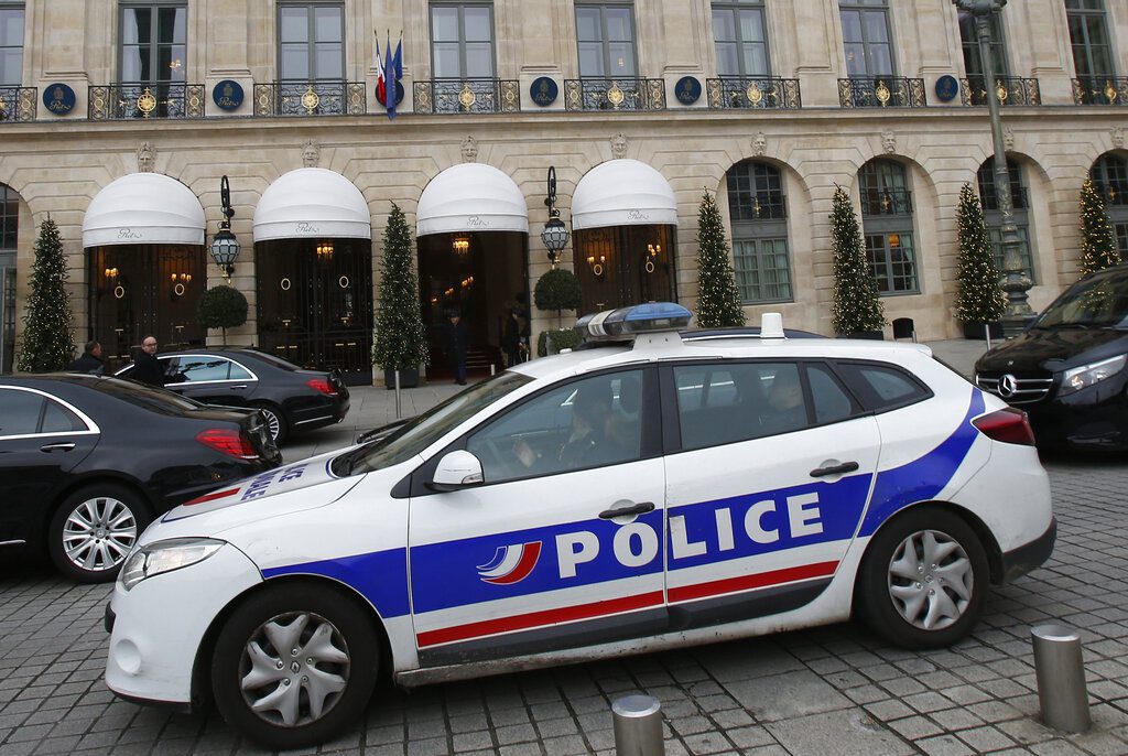 Γαλλία: Aνδρας κρατάει δύο γυναίκες ομήρους μέσα σε κατάστημα στη Βαστίλλη