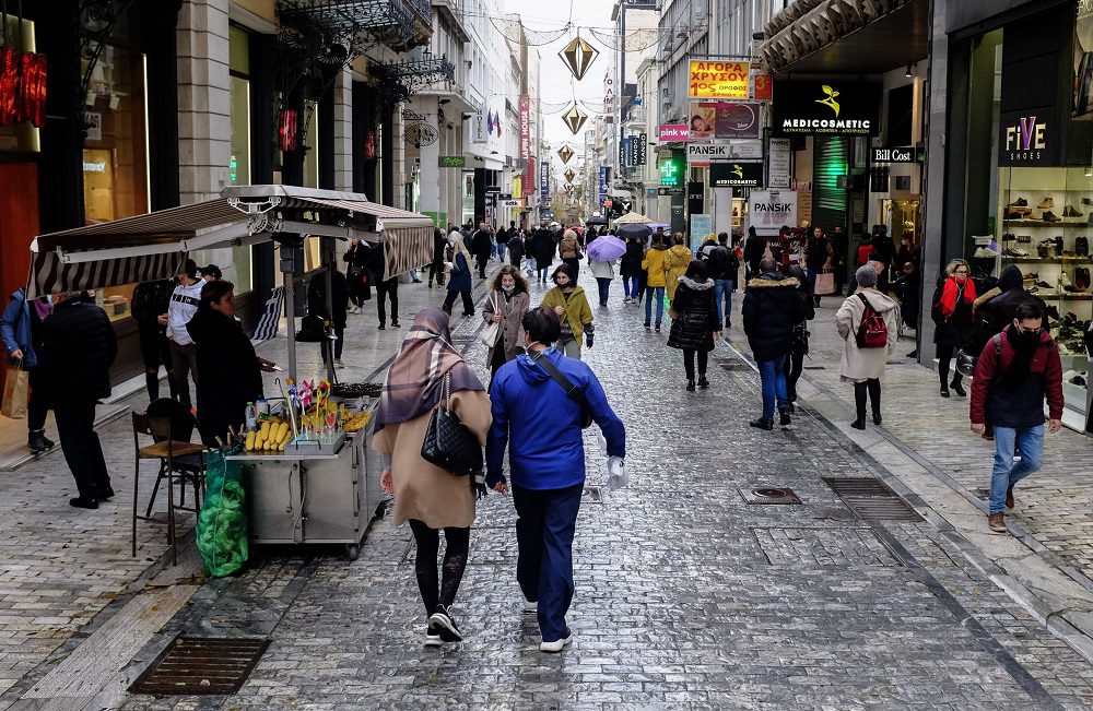 Κορονοϊός: Σταθερά πάνω από 700 οι διασωληνωμένοι – 90 νεκροί, 3.225 κρούσματα