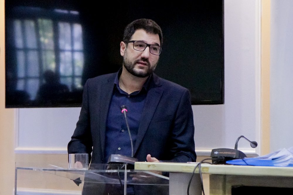 Ηλιόπουλος: Συνθηκολόγηση Μητσοτάκη με τους δεκάδες νεκρούς καθημερινά