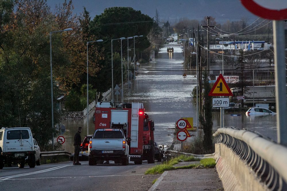 Κακοκαιρία: Σε ποιες περιοχές της Δυτικής Ελλάδας έχει διακοπεί η κυκλοφορία