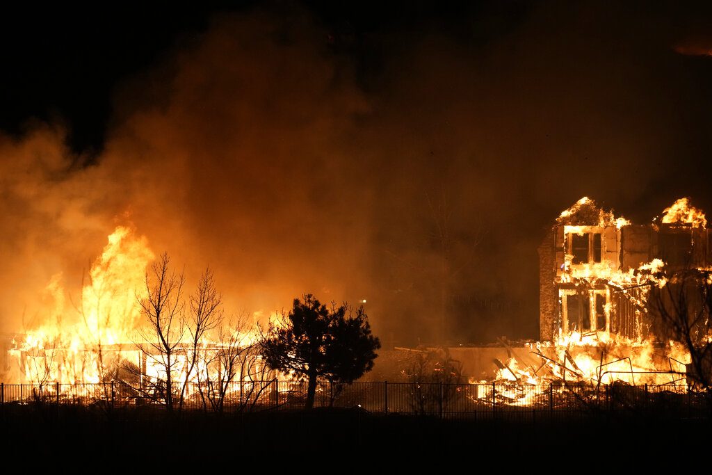 ΗΠΑ: Στις φλόγες εκατοντάδες σπίτια στο Κολοράντο