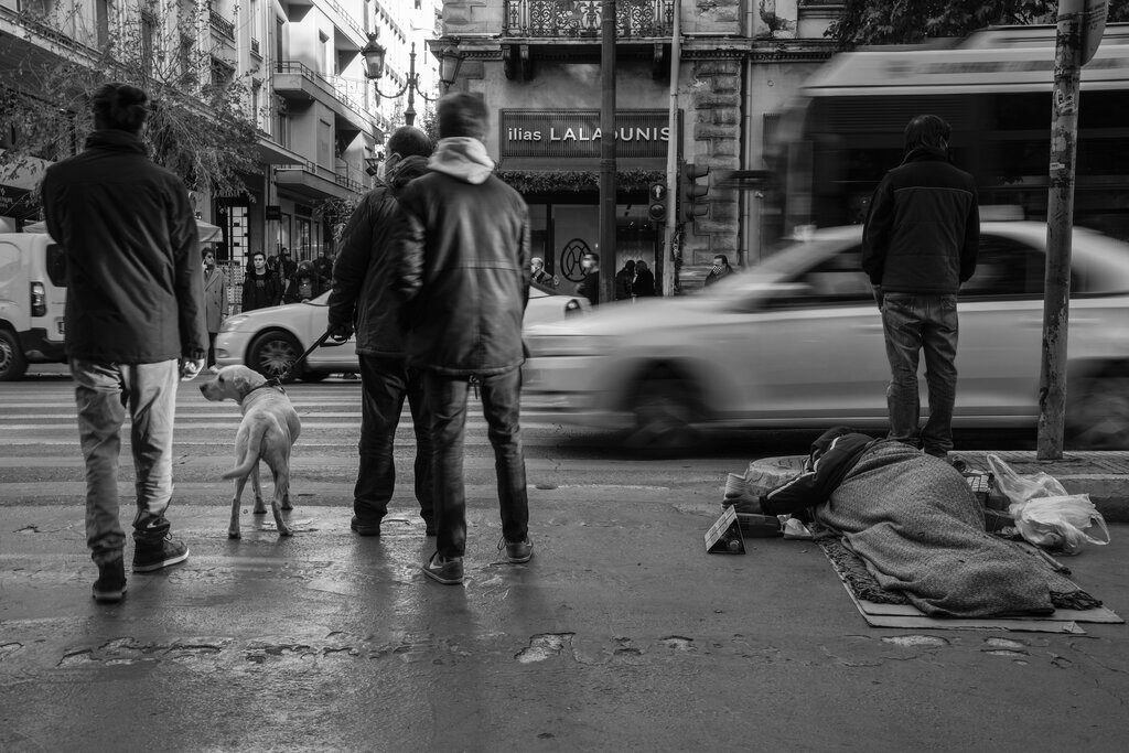 Εφιαλτικές διαστάσεις λαμβάνει η πανδημία: 28.828 νέα κούσματα – 72 νεκροί – 620 διασωληνωμένοι