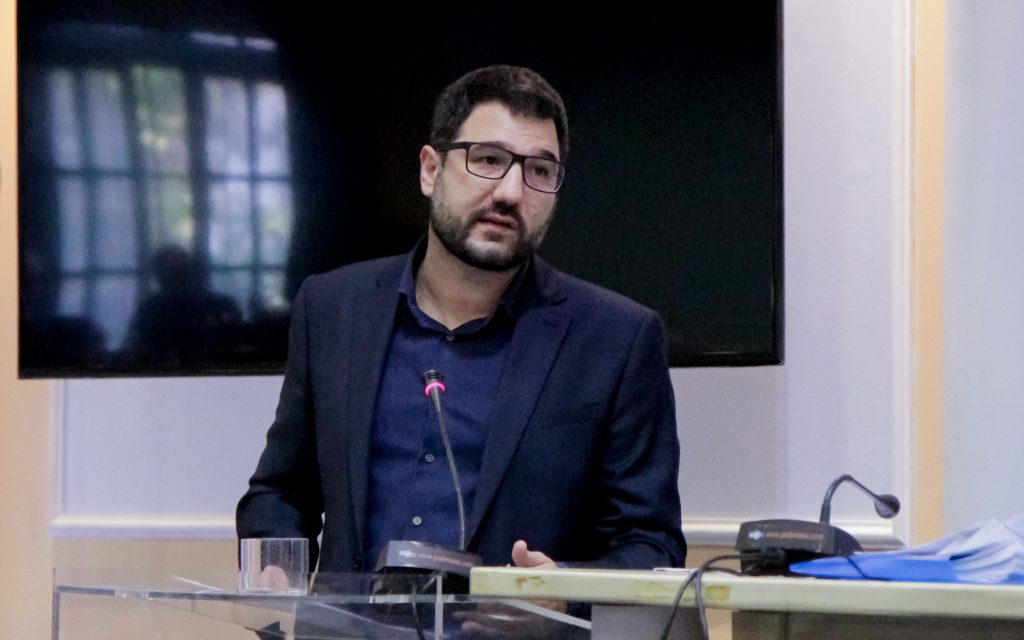 Ο Νάσος Ηλιόπουλος ξεμπροστιάζει την κυβέρνηση και ο Ευαγγελάτος χάνει τα λόγια του (video)