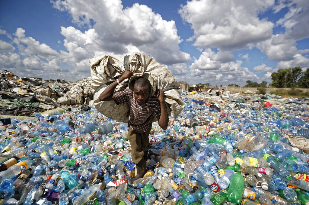 Μόνον η ανακύκλωση δεν μας γλιτώνει από τα πλαστικά απορρίμματα