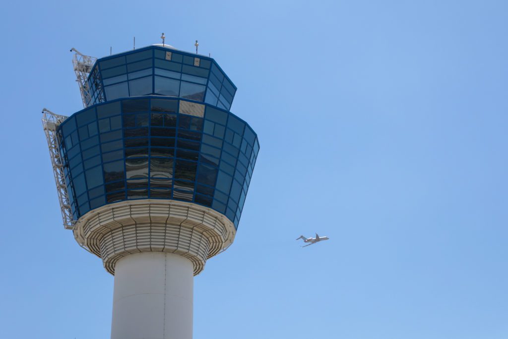 Η Ελλάδα κλείνει τον εναέριο χώρο της για τις ρωσικές πτήσεις