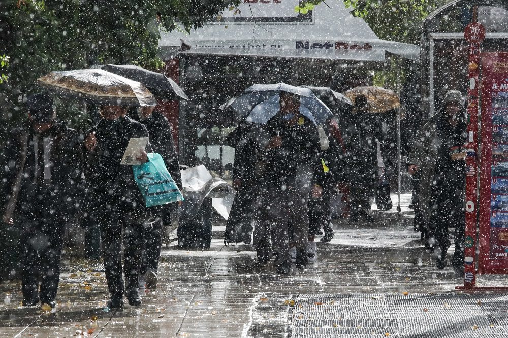 Καιρός: Βροχές, καταιγίδες και τοπικές χαλαζοπτώσεις σε πολλές περιοχές – Πότε θα βρέξει στην Αττική (Χάρτες)