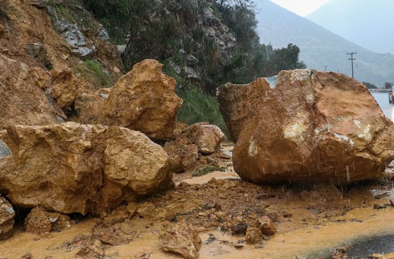 Άγραφα: Αποκλεισμένος από κατολισθήσεις ο οικισμός Βασιλέσι Πρασιάς