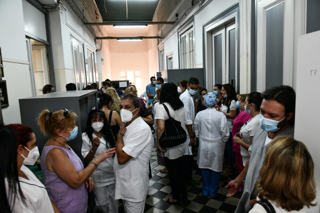 Ιατρικός Σύλλογος Θεσσαλονίκης: «Βατερλό» η επιστράτευση ιδιωτών γιατρών