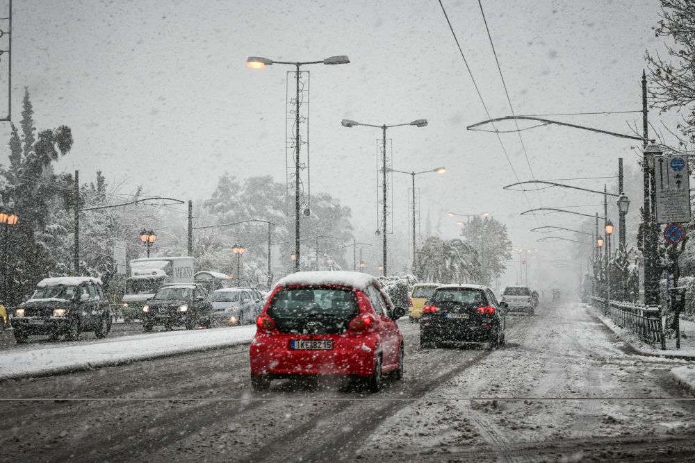 Εξοργισμένοι οδηγοί με το επιτελικό μπάχαλο: «Είμαι εγκλωβισμένος 4 ώρες με την έγκυο γυναίκα μου» (Video)