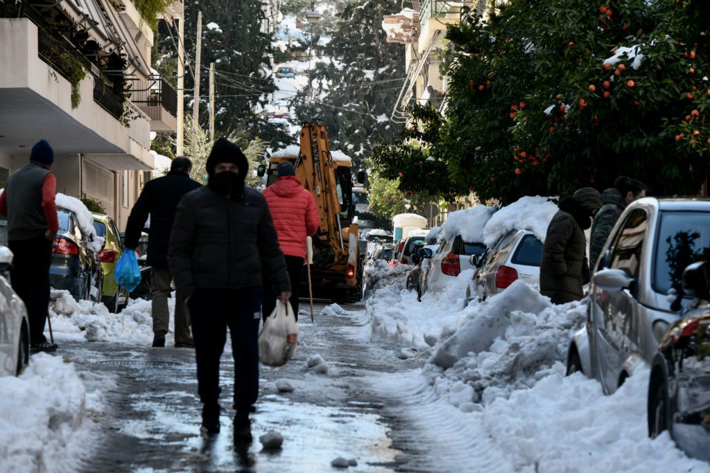 Απαγορεύονται delivery και courier την Πέμπτη – Πως θα λειτουργήσει δημόσιος και ιδιωτικός τομέας