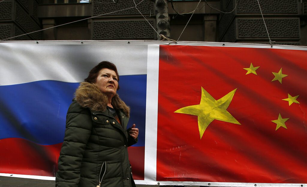 Η Ρωσία και η Κίνα παραμένουν στο πλευρό του Τοκάγεφ