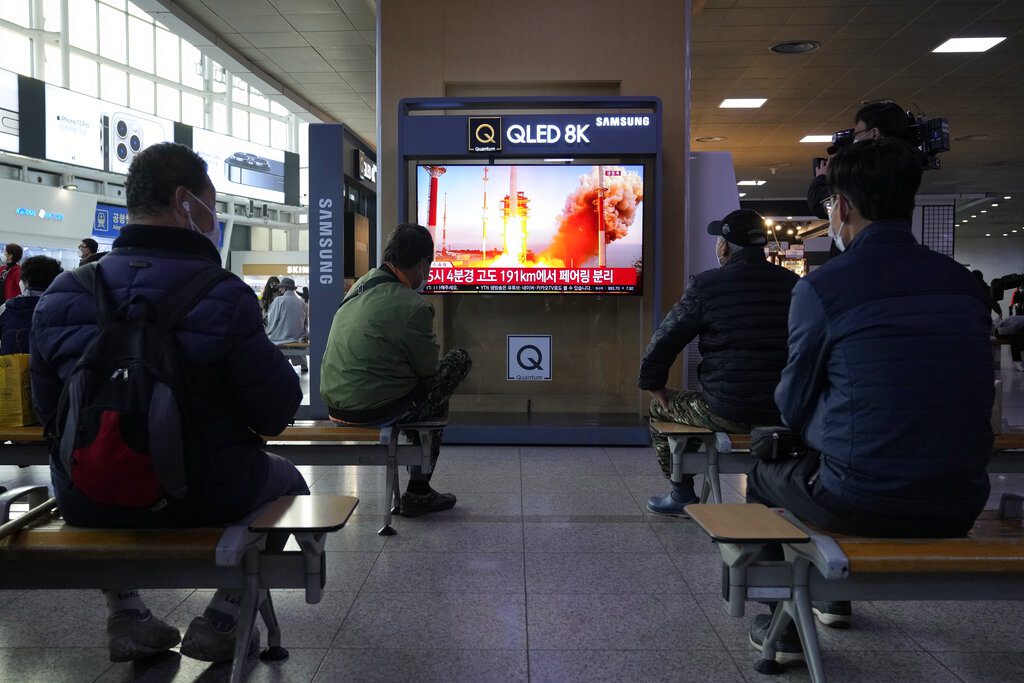 ΗΠΑ: Συναγερμός στα αεροδρόμια λόγω της εκτόξευσης πυραύλου από τη Βόρεια Κορέα