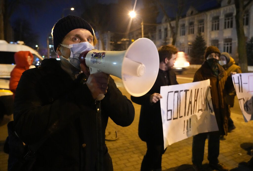 Διεθνής Τύπος: Νεκροί και συλληφθέντες στο Καζακστάν – Χάος με τις ελλείψεις στα σχολεία της Ιταλίας