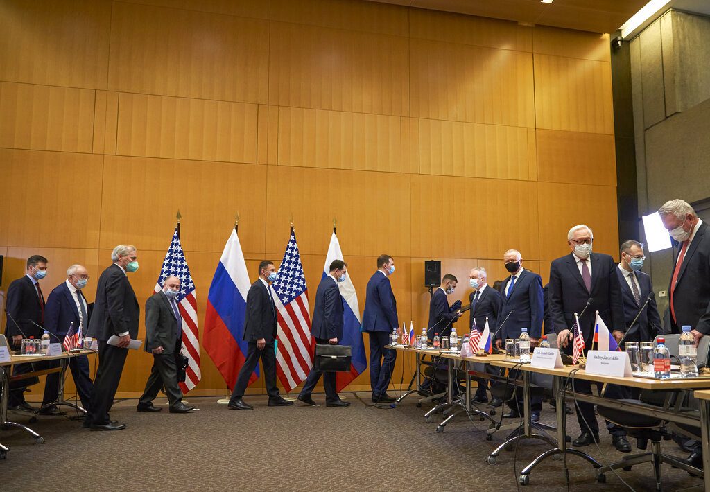 Γενεύη: Ολοκληρώθηκε η πολύωρη συζήτηση ΗΠΑ- Ρωσίας για θέματα ασφαλείας