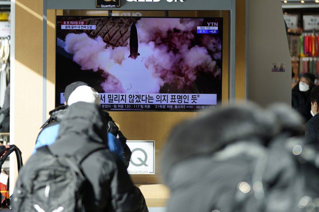 Νότια Κορέα: «Η Πιόνγκγιανγκ κάνει καινούργιες δοκιμές πυραύλων»