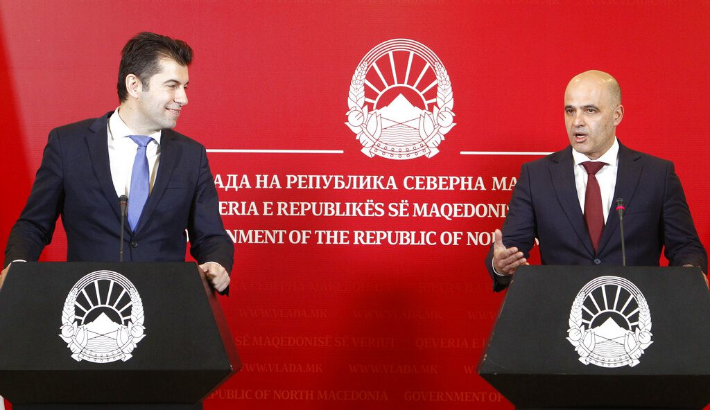 Αναθέρμανση των σχέσεων Βουλγαρίας-Βόρειας Μακεδονίας με αστερίσκους