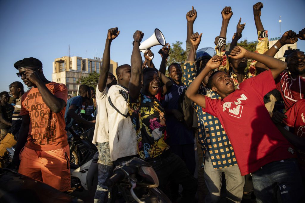 Πραξικόπημα στην Μπουρκίνα Φάσο: Ο στρατός κατηγορεί τον πρόεδρο για αδράνεια απέναντι στους τζιχαντιστές