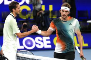 Αυστραλιανό Open: «Λύγισε» ο Τσιτσιπάς απέναντι στον Μεντβέντεφ