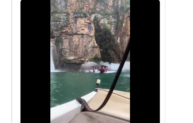 Βραζιλία: Βράχοι έπεσαν σε τουριστικά σκάφη σε λίμνη – επτά νεκροί και 3 αγνοούμενοι (video)
