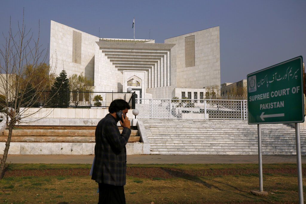 Πακιστάν: Η Άισα Μαλίκ, η πρώτη γυναίκα δικαστίνα που ορκίστηκε στο Ανώτατο Δικαστήριο