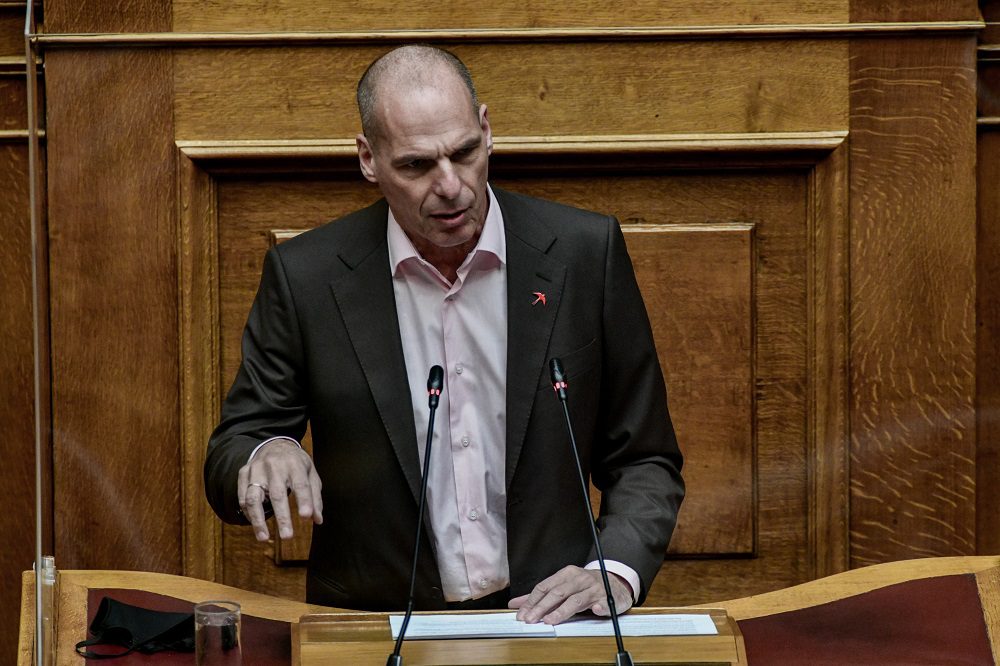 Ελιγμοί Βαρουφάκη με το βλέμμα στην προοδευτική κυβέρνηση του ΣΥΡΙΖΑ