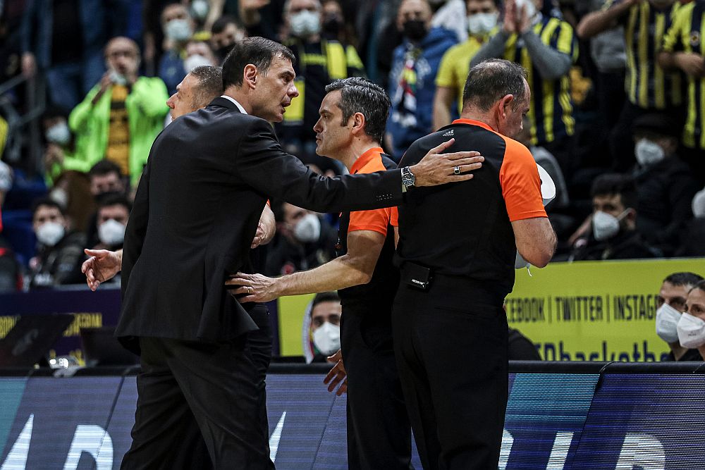 Euroleague: Μπαρτζώκας και Αταμάν οι μοναδικοί προπονητές με αποβολή