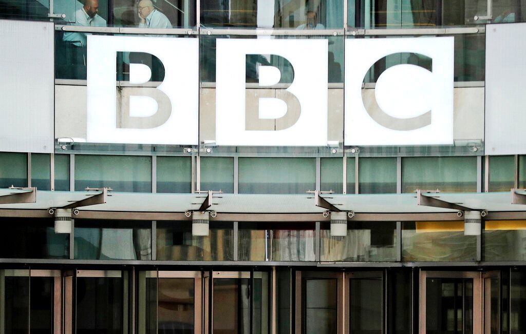 BBC: Επαναλειτουργία των αγγλόφωνων υπηρεσιών του στη Ρωσία