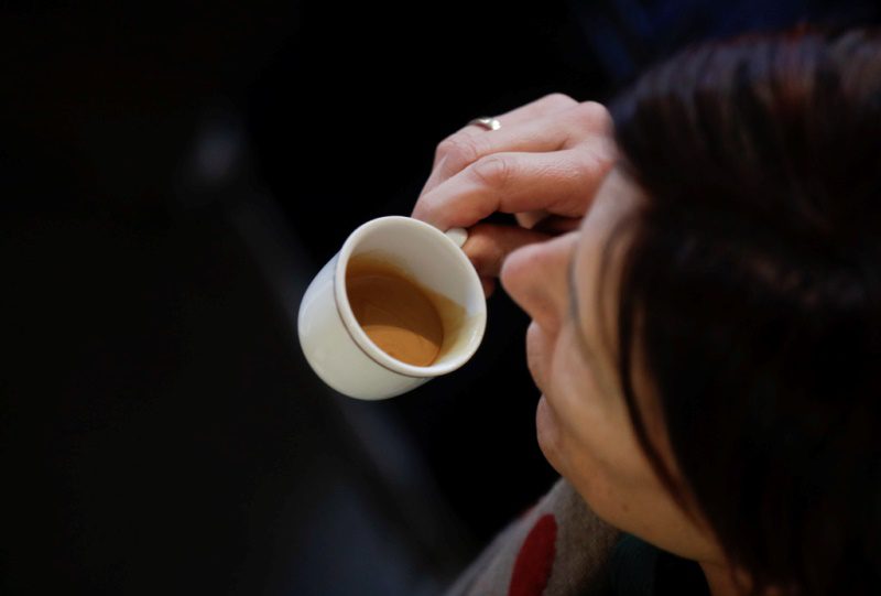 Είναι η καφεΐνη η μοναδική διαφορά που έχει ο ντεκαφεϊνέ από τον κανονικό καφέ;