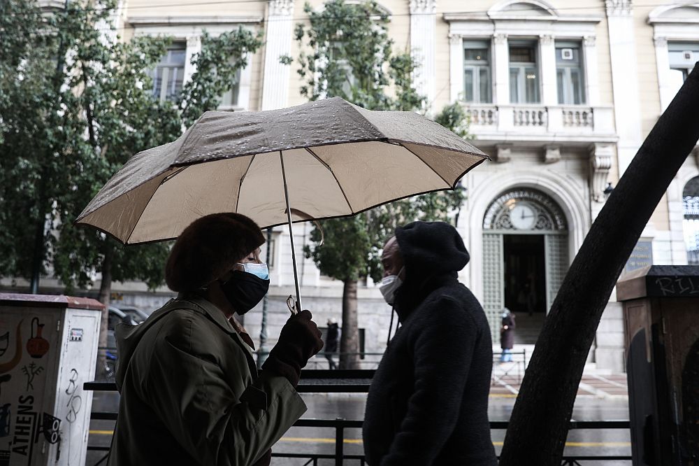 Καιρός: Νεφώσεις, μικρή άνοδος της θερμοκρασίας αλλά έρχεται νέα κακοκαιρία το Σάββατο – Ποιες περιοχές αφορά