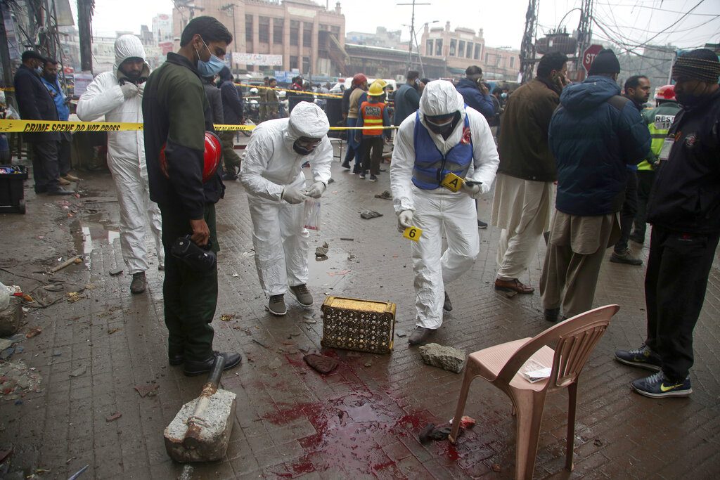 Πακιστάν: Τρεις νεκροί από έκρηξη βόμβας σε αγορά της Λαχώρης