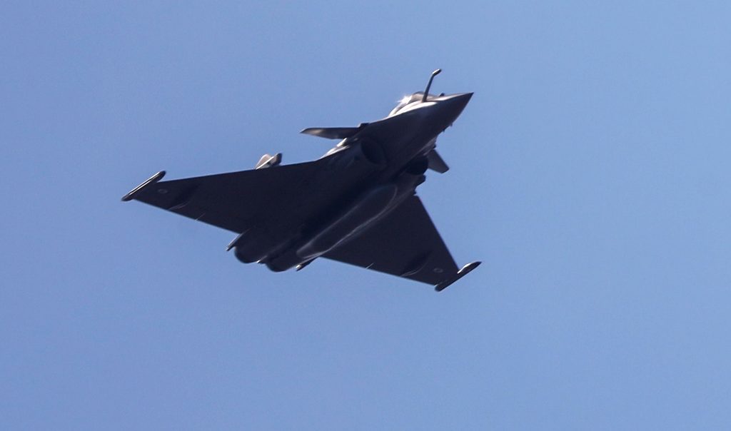 Η κυβέρνηση δείχνει τα Rafale για να κρύψει τις αποτυχίες στην Υγεία, Οικονομία και Παιδεία