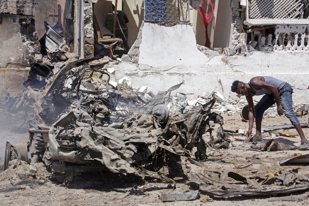 Σομαλία: Τουλάχιστον 100 νεκροί από διπλή επίθεση αυτοκτονίας
