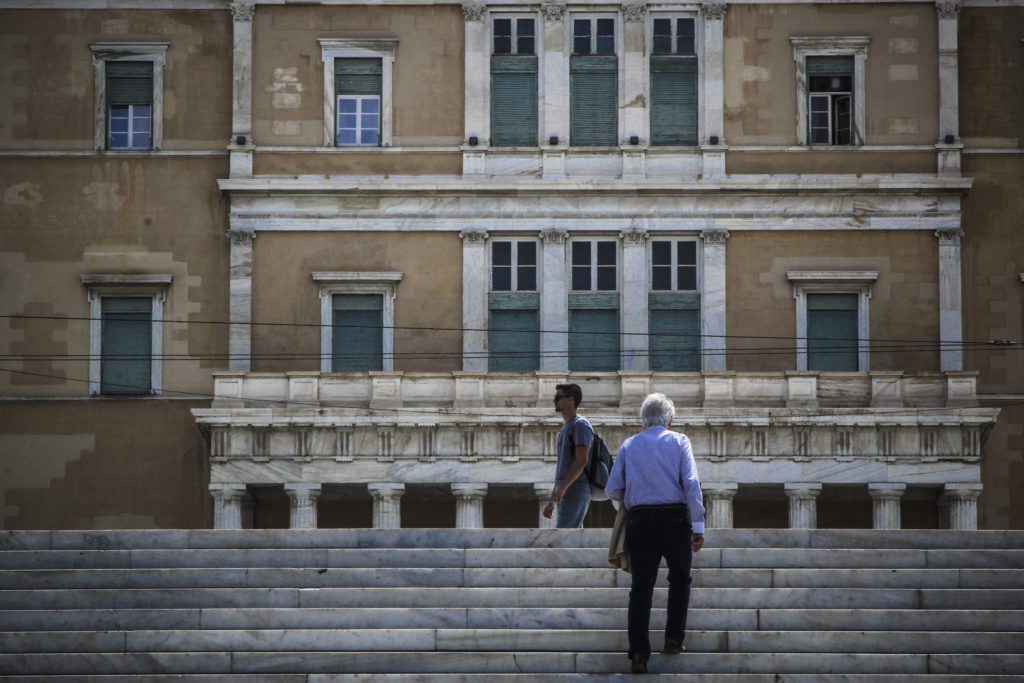 Η λιτότητα Μητσοτάκη εισβάλλει καταιγιστικά με μνημονιακούς ρυθμούς