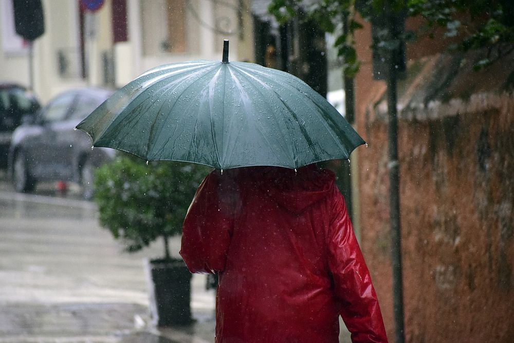 Έκτακτο δελτίο επιδείνωσης: Προ των πυλών η κακοκαιρία «Μπιάνκα» με καταιγίδες και πτώση της θερμοκρασίας