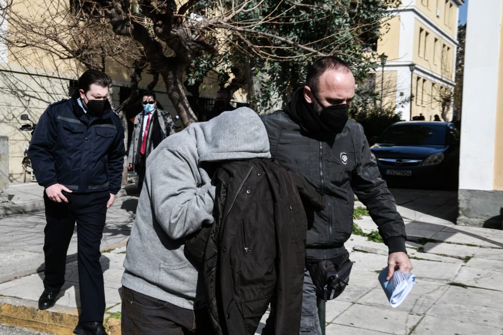Ελεύθεροι ο αστυνομικός και ο 65χρονος για τον θάνατο του 44χρονου Ρομά στο Μενίδι