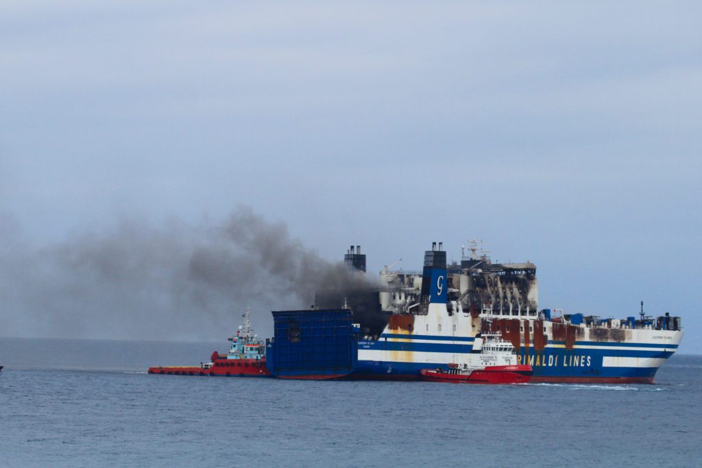 Euroferry Olympia: Ελεγκτές είχαν εντοπίσει σημαντικές παραβιάσεις και ελλείψεις στο πλοίο δύο ημέρες πριν την πυρκαγιά