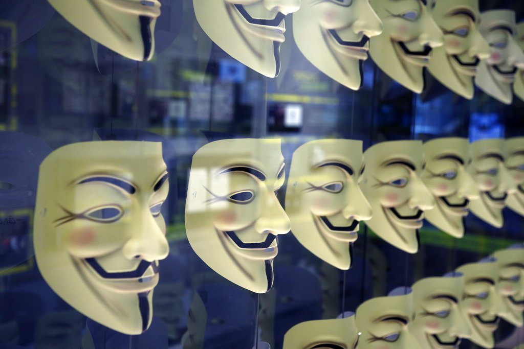 Οι χάκερς Anonymous κήρυξαν ηλεκτρονικό πόλεμο στην Ρωσία